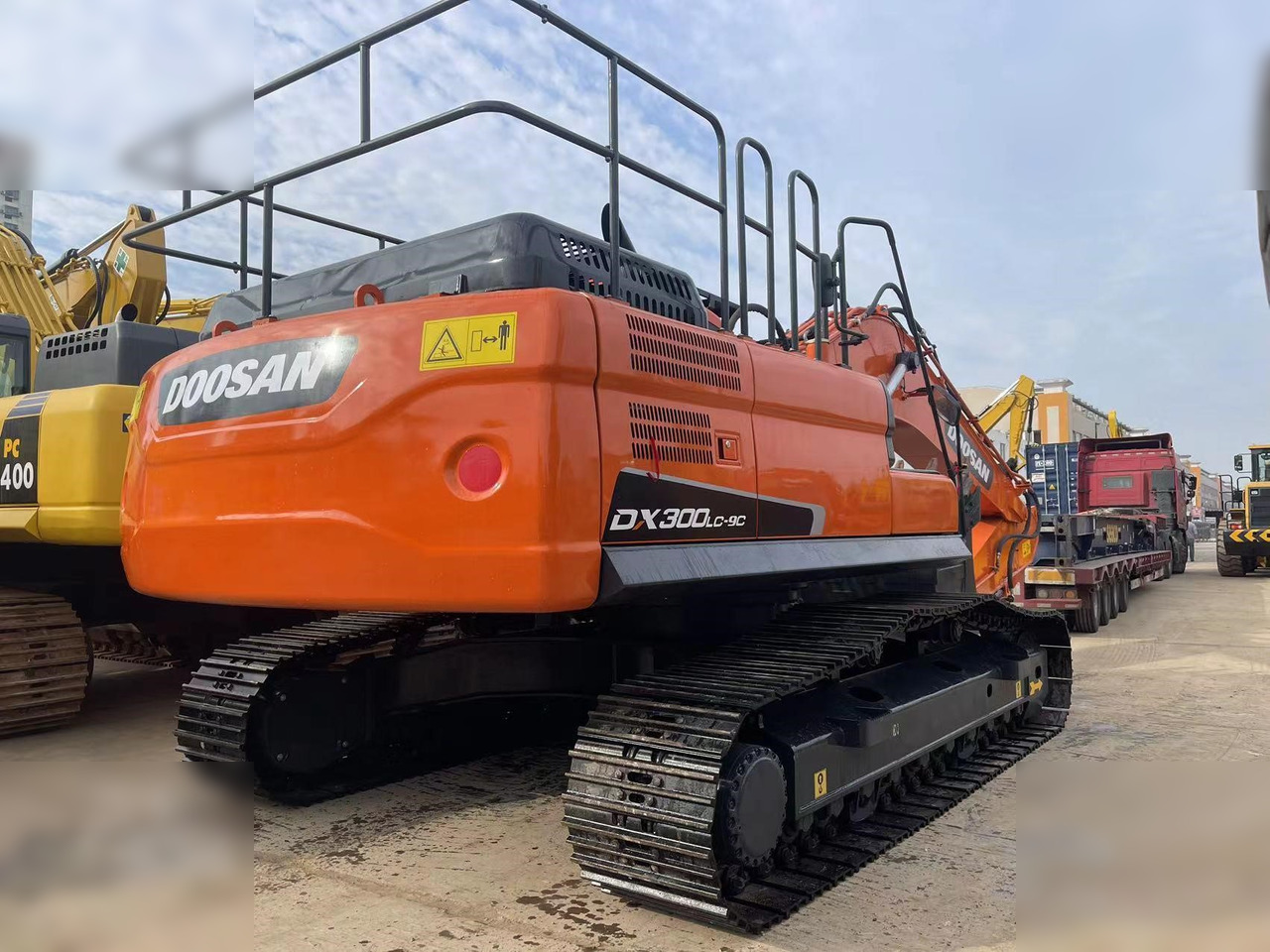 DOOSAN DX300 LCA - 履带式挖掘机:图3 DOOSAN DX300 LCA - 履带式挖掘机:图3