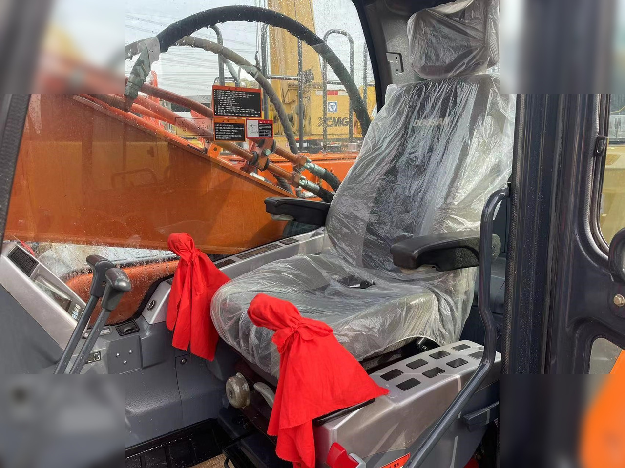 DOOSAN DX300 LCA - 履带式挖掘机:图5 DOOSAN DX300 LCA - 履带式挖掘机:图5