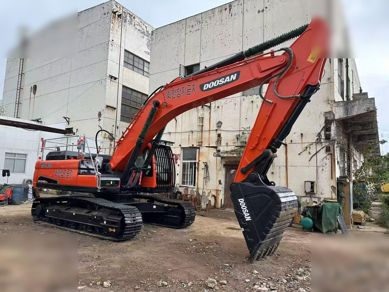 DOOSAN DX340 LC - 履带式挖掘机:图2 DOOSAN DX340 LC - 履带式挖掘机:图2