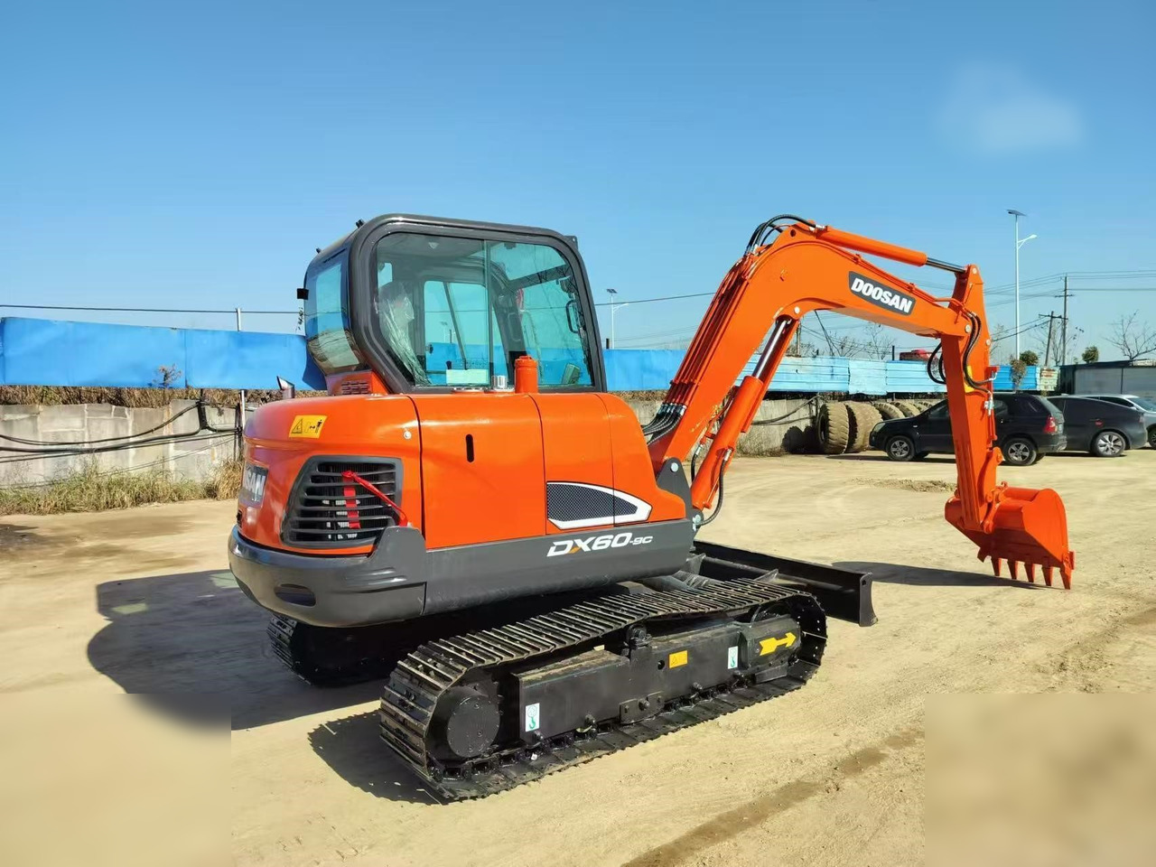 DOOSAN DX60-9C - 履带式挖掘机:图2 DOOSAN DX60-9C - 履带式挖掘机:图2