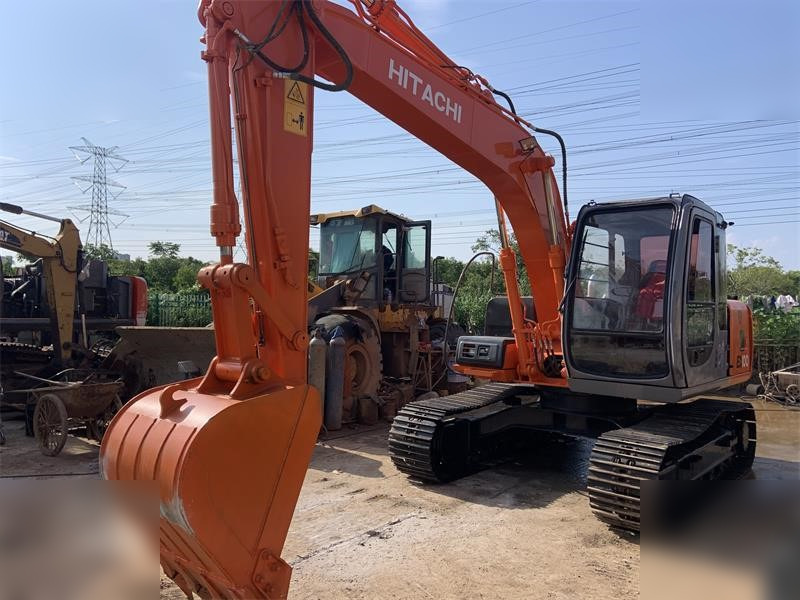 HITACHI EX100 - 履带式挖掘机:图3 HITACHI EX100 - 履带式挖掘机:图3