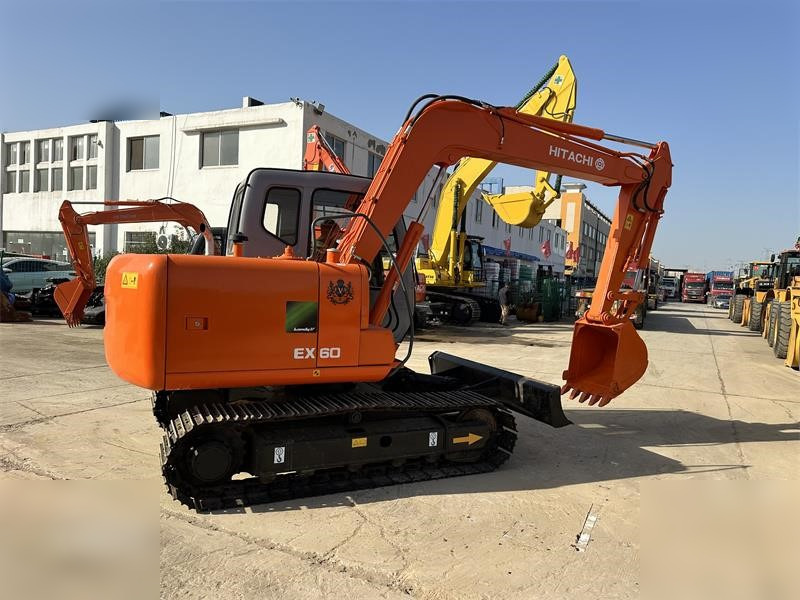 HITACHI EX60-5 - 履带式挖掘机:图2 HITACHI EX60-5 - 履带式挖掘机:图2