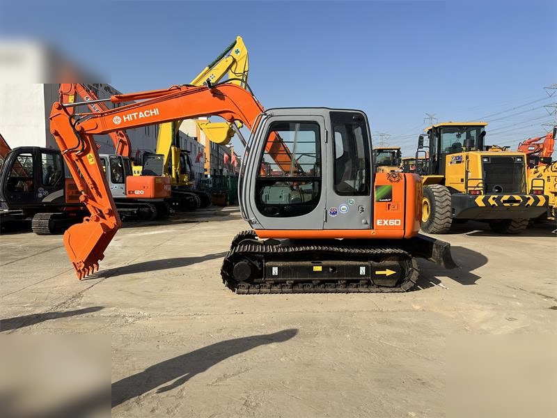 HITACHI EX60-5 - 履带式挖掘机:图1 HITACHI EX60-5 - 履带式挖掘机:图1