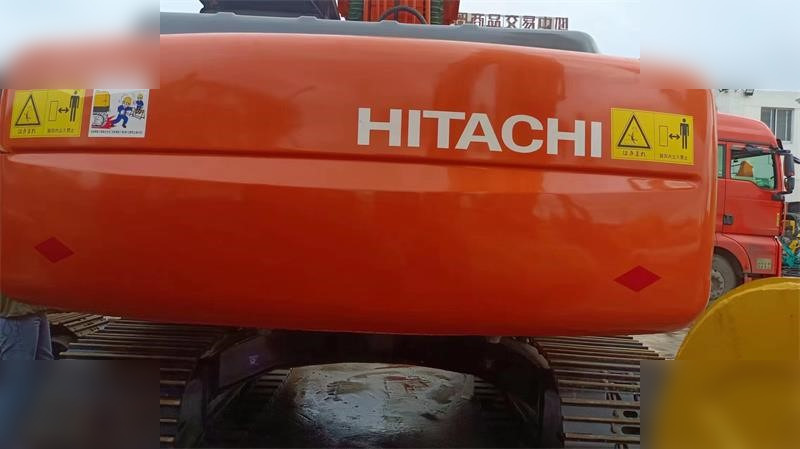 HITACHI ZX200 - 履带式挖掘机:图4 HITACHI ZX200 - 履带式挖掘机:图4