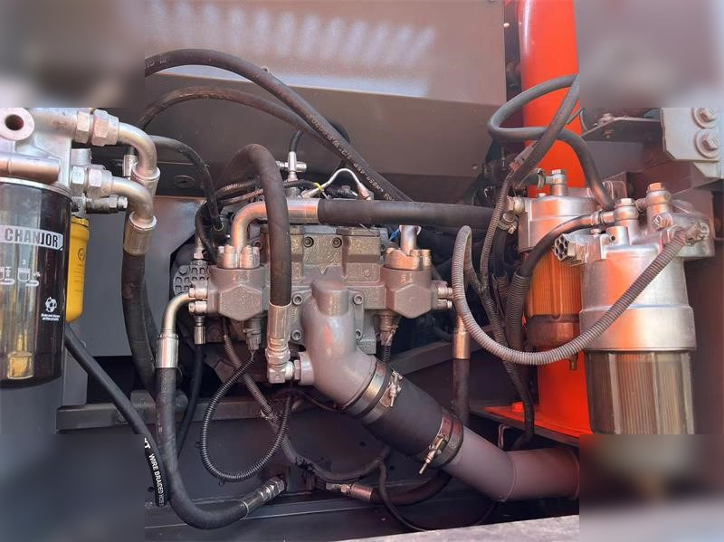 HITACHI ZX240-3 - 履带式挖掘机:图5 HITACHI ZX240-3 - 履带式挖掘机:图5