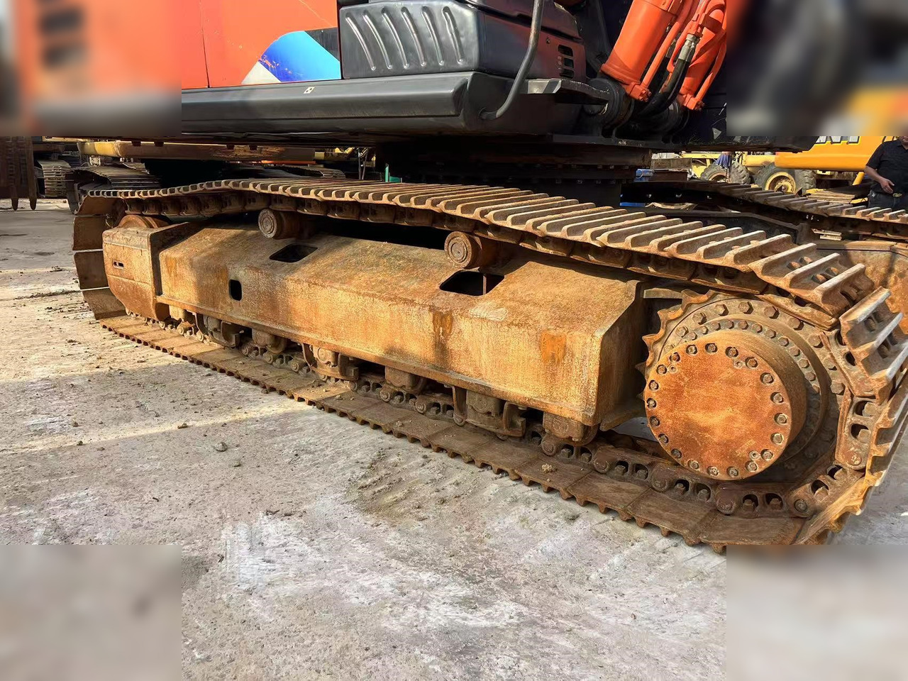 HITACHI ZX350H-5G - 履带式挖掘机:图4 HITACHI ZX350H-5G - 履带式挖掘机:图4