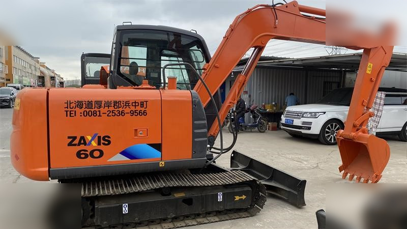 HITACHI ZX60 - 履带式挖掘机:图1 HITACHI ZX60 - 履带式挖掘机:图1