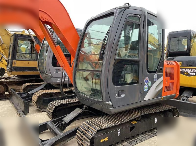 HITACHI ZX60 - 履带式挖掘机:图1 HITACHI ZX60 - 履带式挖掘机:图1