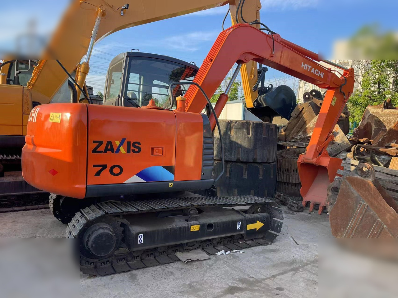 HITACHI ZX70 - 履带式挖掘机:图1 HITACHI ZX70 - 履带式挖掘机:图1
