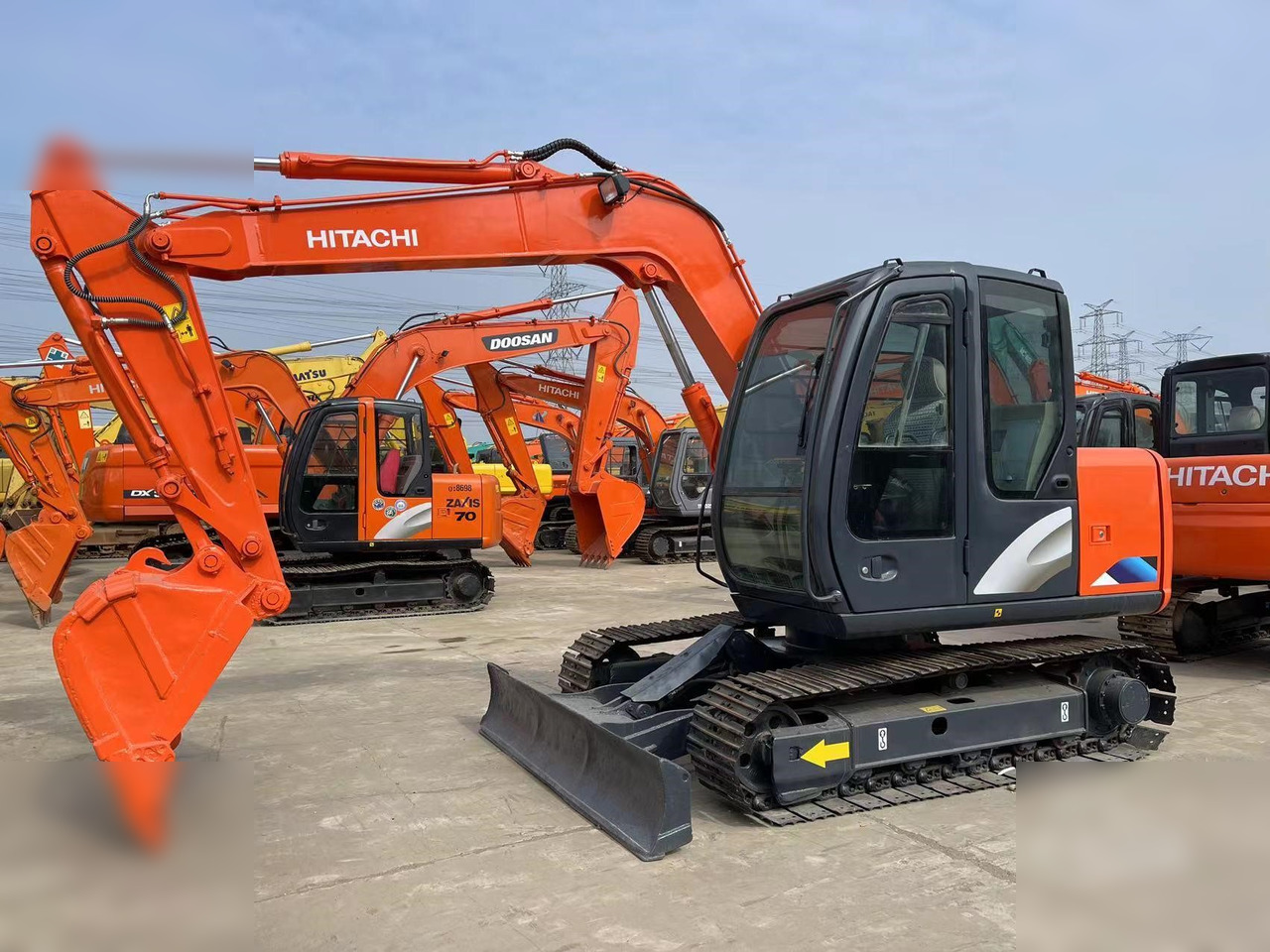 HITACHI ZX70 - 履带式挖掘机:图1 HITACHI ZX70 - 履带式挖掘机:图1