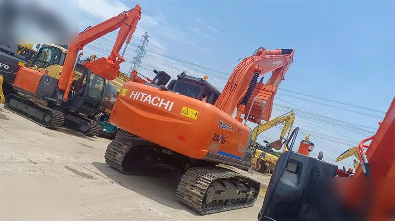 HITACHI ZX70 - 履带式挖掘机:图1 HITACHI ZX70 - 履带式挖掘机:图1