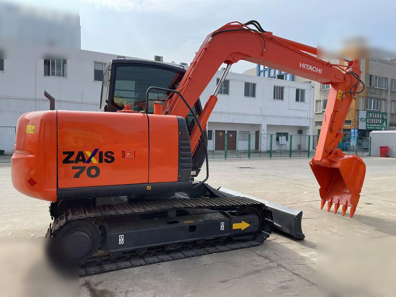 HITACHI ZX70 - 履带式挖掘机:图3 HITACHI ZX70 - 履带式挖掘机:图3