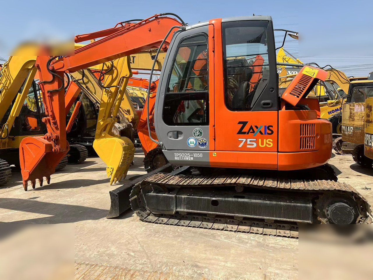 HITACHI ZX75US - 履带式挖掘机:图4 HITACHI ZX75US - 履带式挖掘机:图4