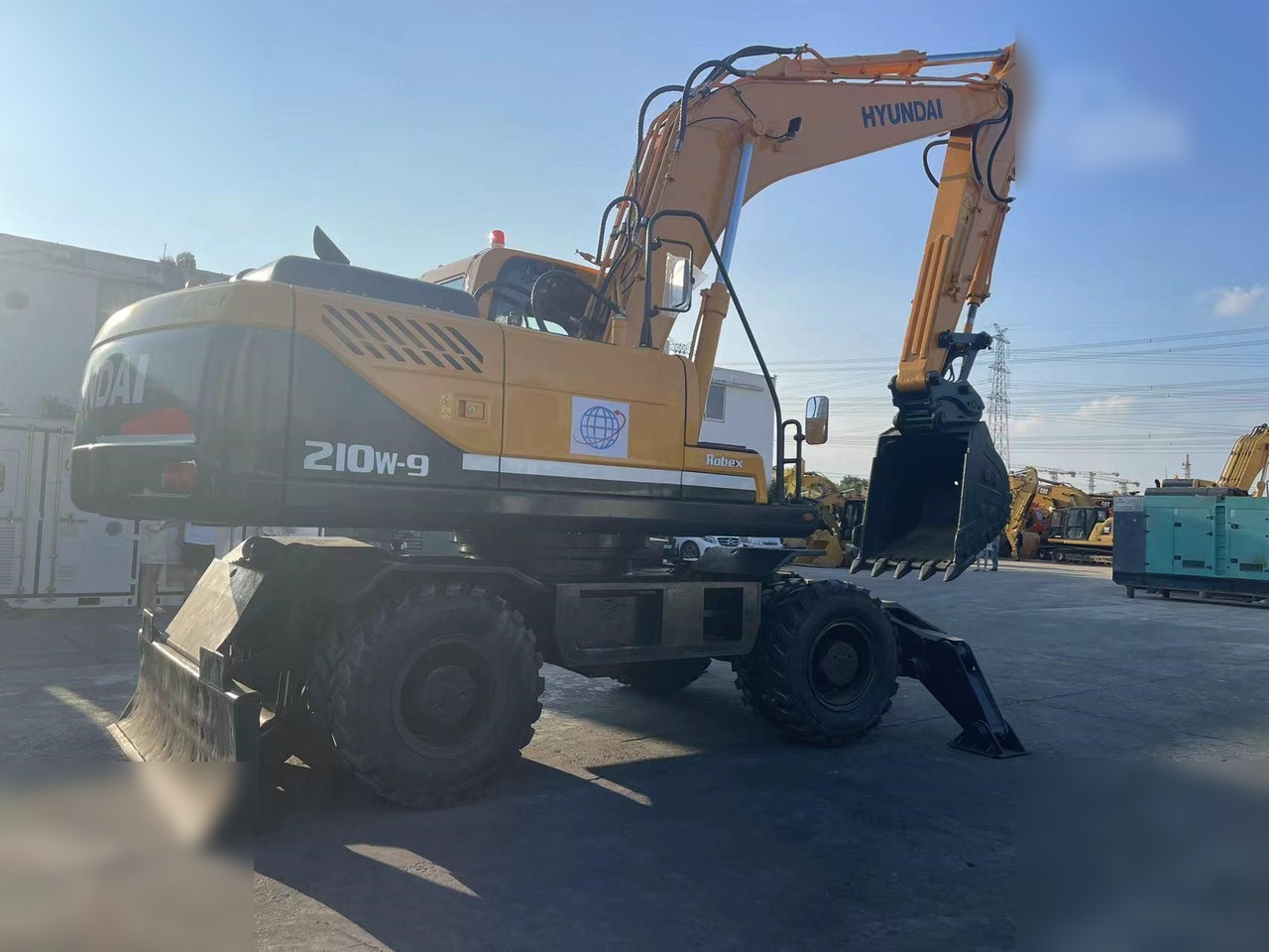 HYUNDAI ROBEX 210W-9 - 轮式挖掘机:图2 HYUNDAI ROBEX 210W-9 - 轮式挖掘机:图2