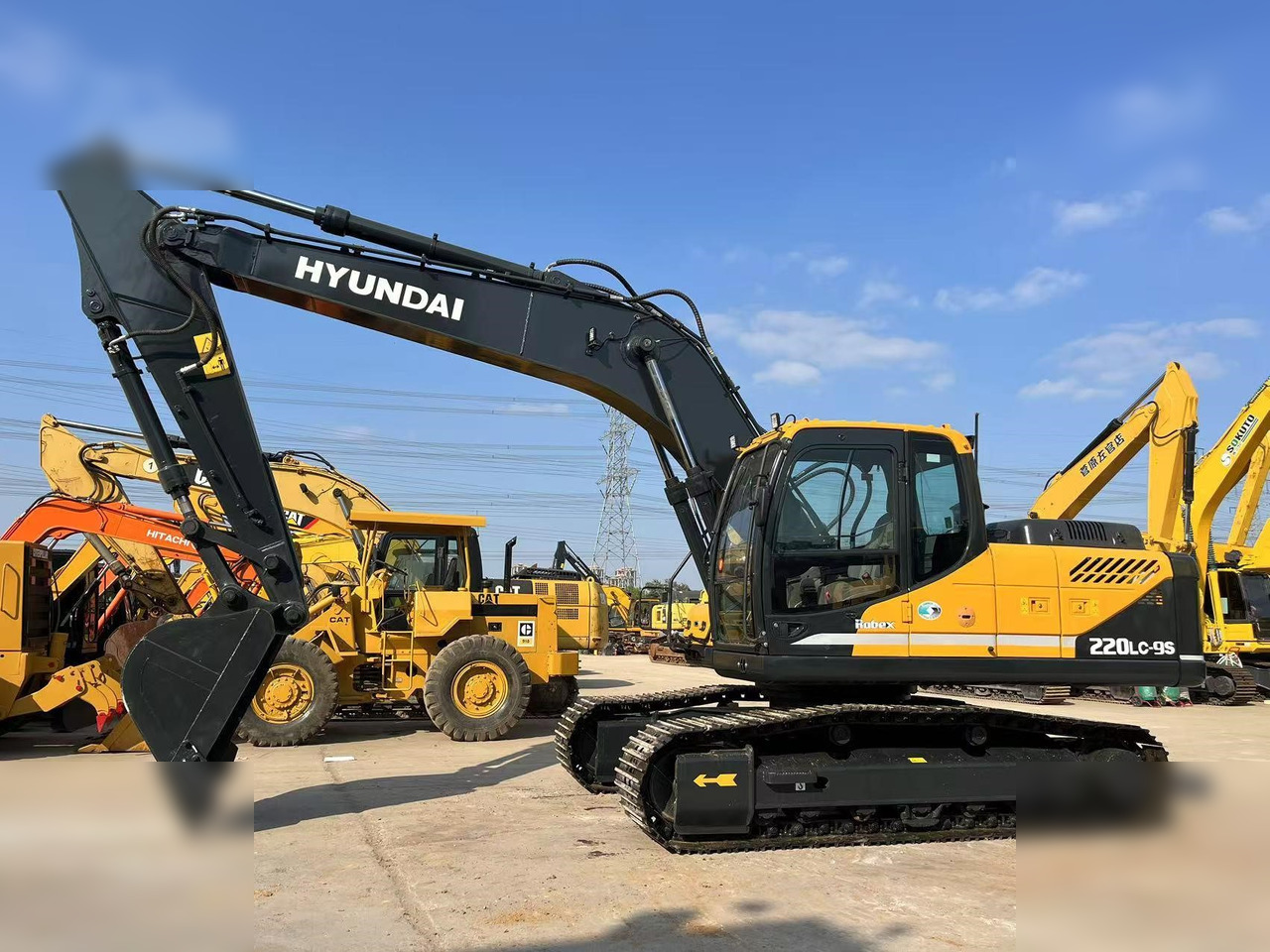 HYUNDAI ROBEX 220 LC-9S - 履带式挖掘机:图1 HYUNDAI ROBEX 220 LC-9S - 履带式挖掘机:图1