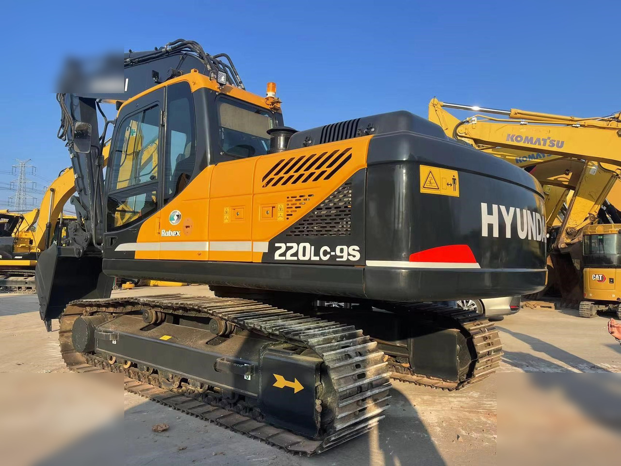 HYUNDAI ROBEX 220 LC-9S - 履带式挖掘机:图3 HYUNDAI ROBEX 220 LC-9S - 履带式挖掘机:图3