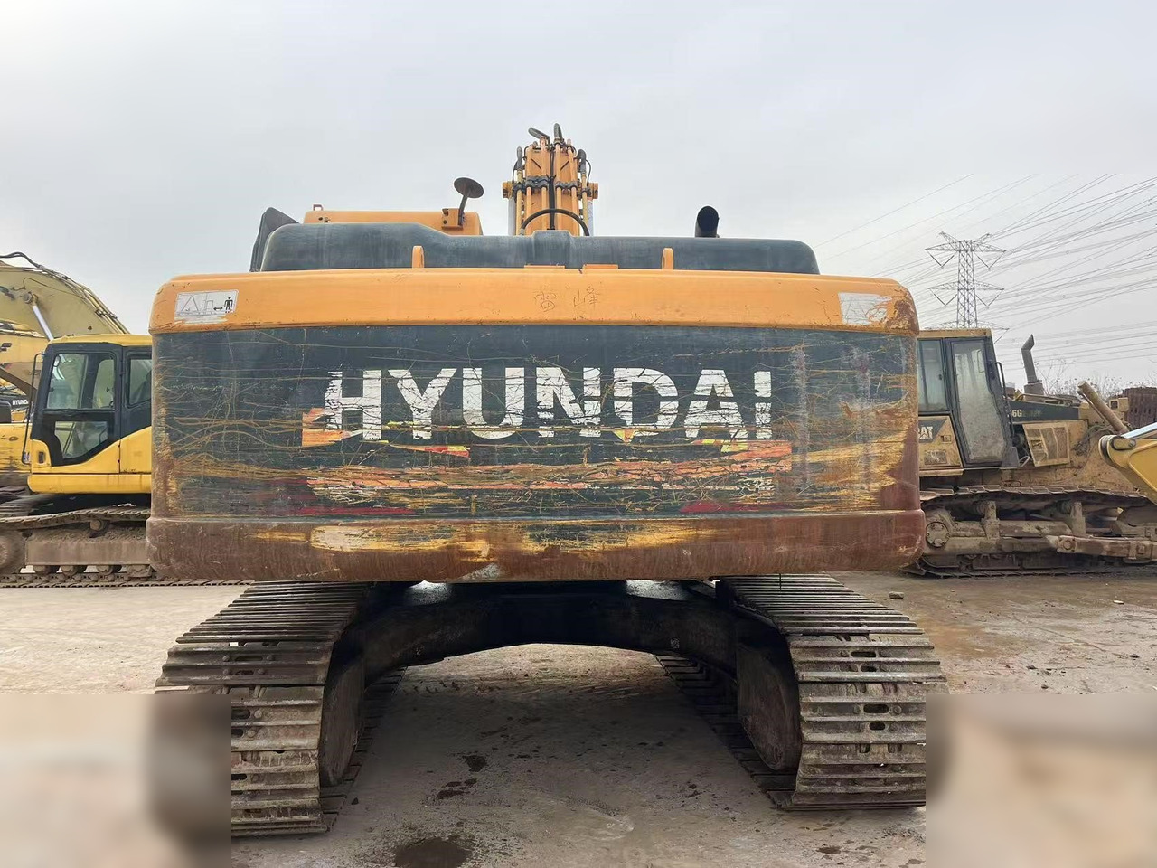 HYUNDAI ROBEX 220 LC-9S - 履带式挖掘机:图2 HYUNDAI ROBEX 220 LC-9S - 履带式挖掘机:图2