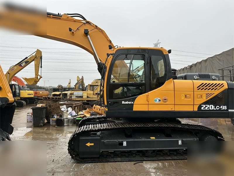 HYUNDAI ROBEX 220 LC-9S - 履带式挖掘机:图2 HYUNDAI ROBEX 220 LC-9S - 履带式挖掘机:图2