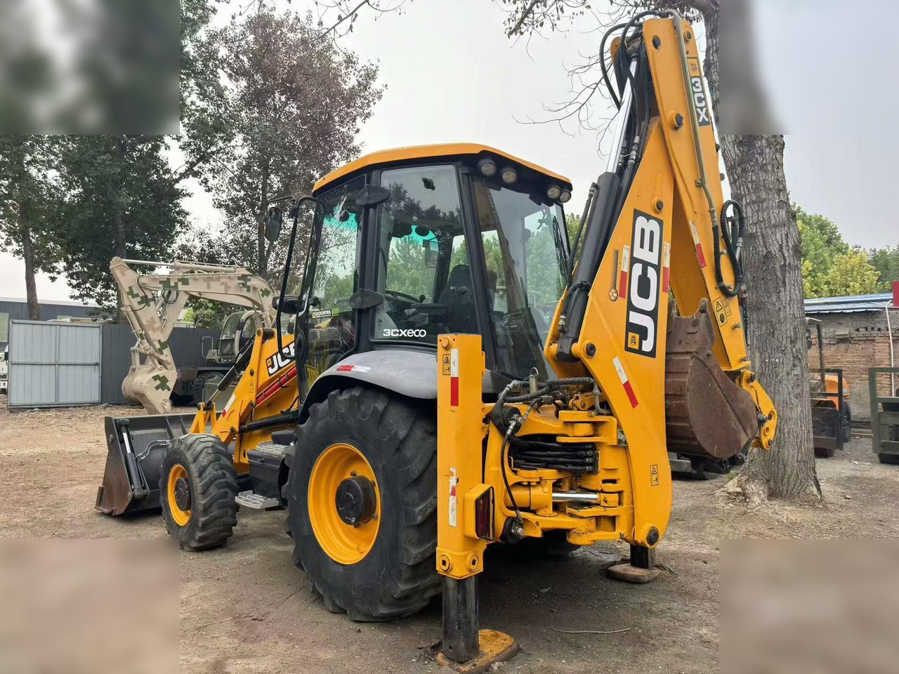 JCB 3CX - 反铲装载机:图1 JCB 3CX - 反铲装载机:图1