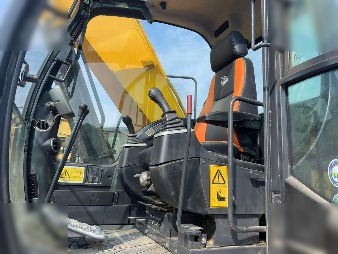 履带式挖掘机 JCB JS220 LC:图6 履带式挖掘机 JCB JS220 LC:图6