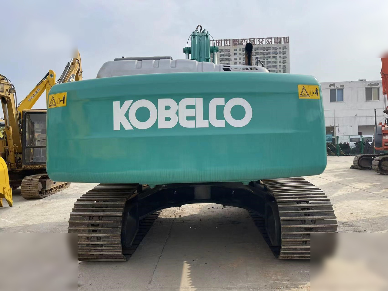 KOBELCO SK210 - 履带式挖掘机:图4 KOBELCO SK210 - 履带式挖掘机:图4