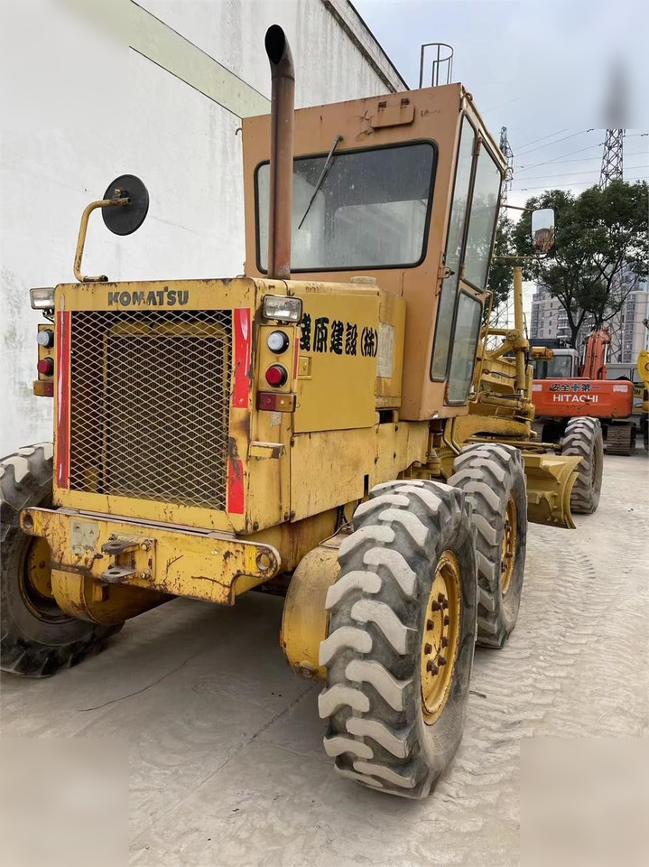 KOMATSU GD511A - 平路机:图2 KOMATSU GD511A - 平路机:图2