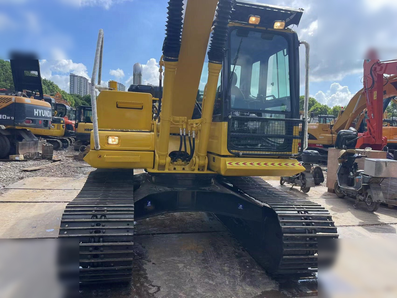 KOMATSU PC120-8 - 履带式挖掘机:图4 KOMATSU PC120-8 - 履带式挖掘机:图4