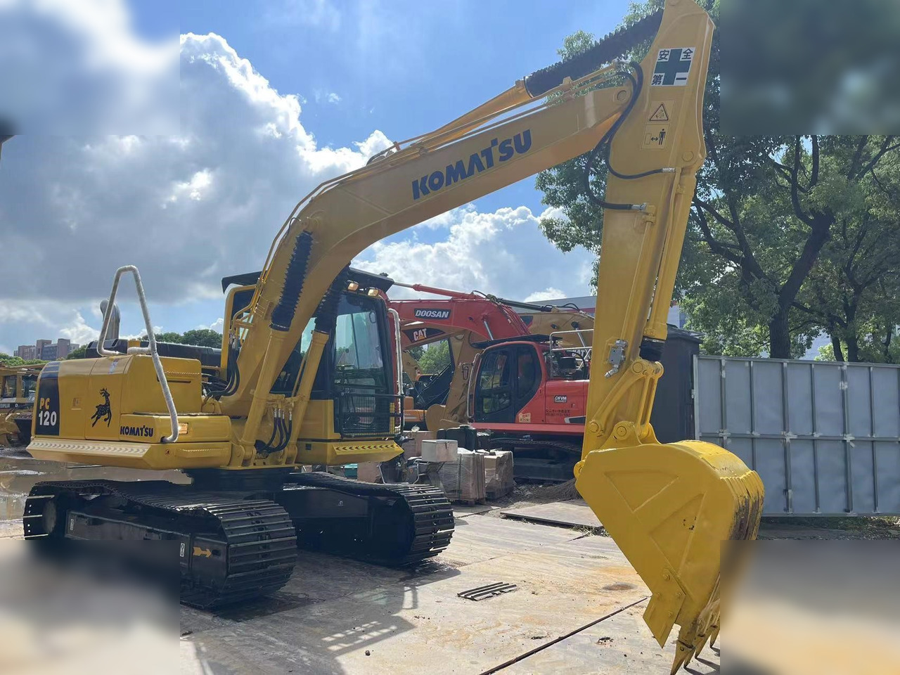 KOMATSU PC120-8 - 履带式挖掘机:图3 KOMATSU PC120-8 - 履带式挖掘机:图3