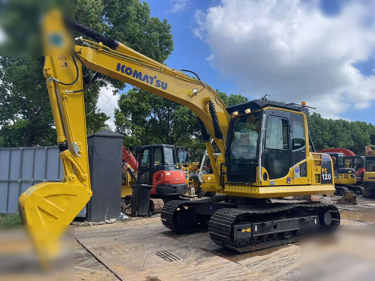 KOMATSU PC120-8 - 履带式挖掘机:图2 KOMATSU PC120-8 - 履带式挖掘机:图2