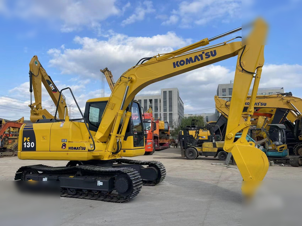 KOMATSU PC130-7 - 履带式挖掘机:图2 KOMATSU PC130-7 - 履带式挖掘机:图2