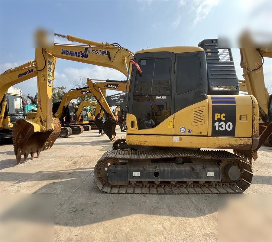 KOMATSU PC130-7 - 履带式挖掘机:图1 KOMATSU PC130-7 - 履带式挖掘机:图1