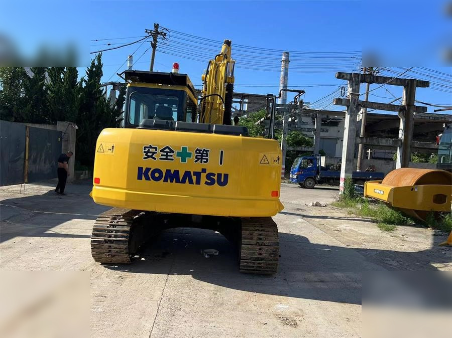 KOMATSU PC130-7 - 履带式挖掘机:图3 KOMATSU PC130-7 - 履带式挖掘机:图3