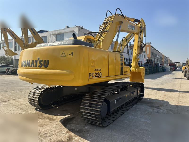 KOMATSU PC220-6 - 履带式挖掘机:图5 KOMATSU PC220-6 - 履带式挖掘机:图5