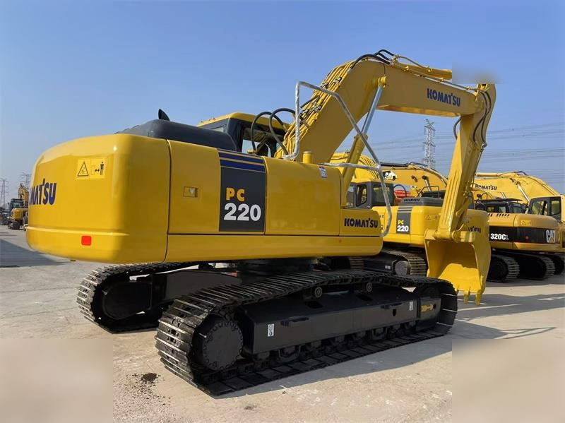 KOMATSU PC220-7 - 履带式挖掘机:图2 KOMATSU PC220-7 - 履带式挖掘机:图2
