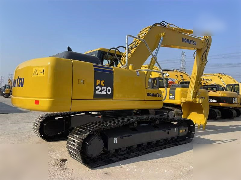 KOMATSU PC220-7 - 履带式挖掘机:图2 KOMATSU PC220-7 - 履带式挖掘机:图2