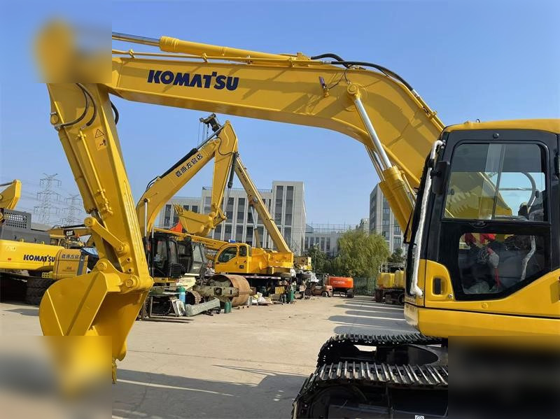 KOMATSU PC220-7 - 履带式挖掘机:图4 KOMATSU PC220-7 - 履带式挖掘机:图4