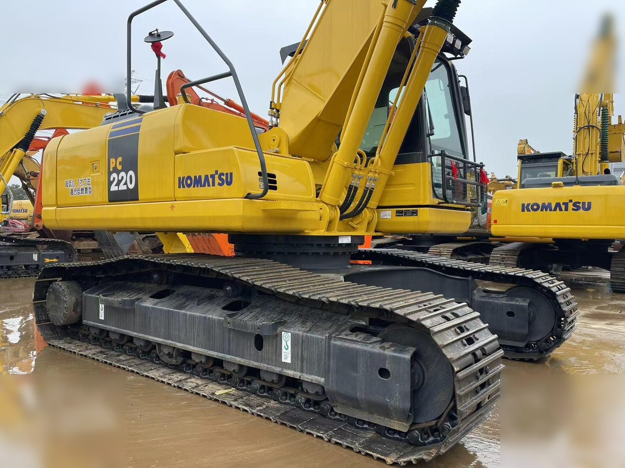 KOMATSU PC220-8 - 履带式挖掘机:图5 KOMATSU PC220-8 - 履带式挖掘机:图5