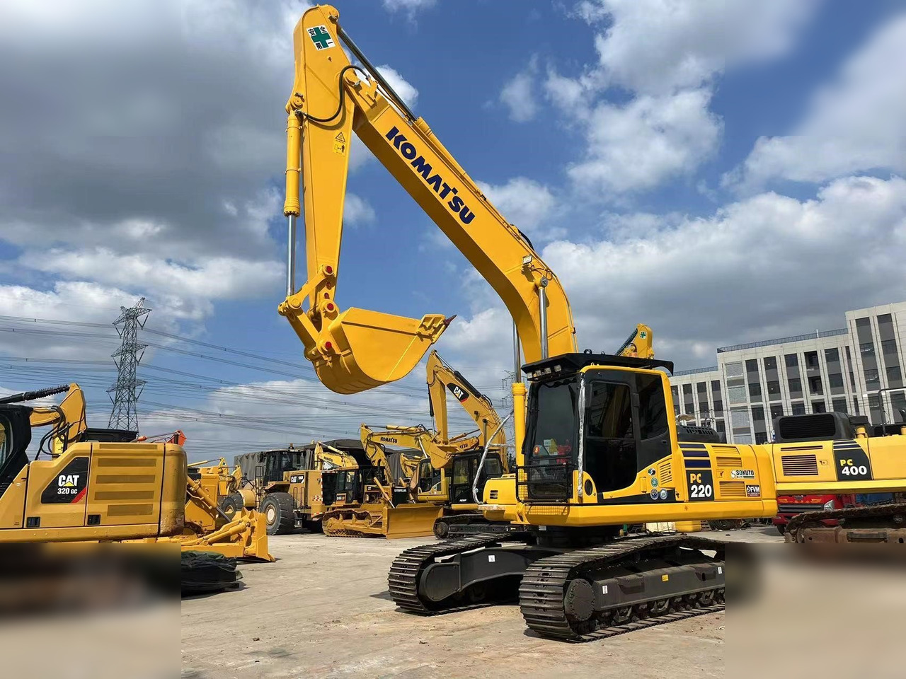 KOMATSU PC220-8 - 履带式挖掘机:图3 KOMATSU PC220-8 - 履带式挖掘机:图3