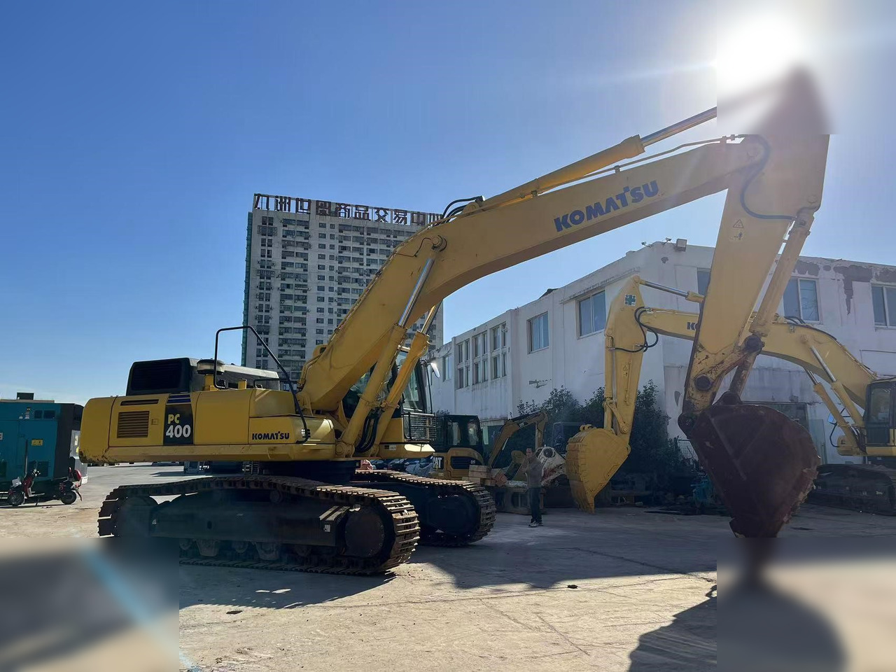 KOMATSU PC400-8R - 履带式挖掘机:图1 KOMATSU PC400-8R - 履带式挖掘机:图1