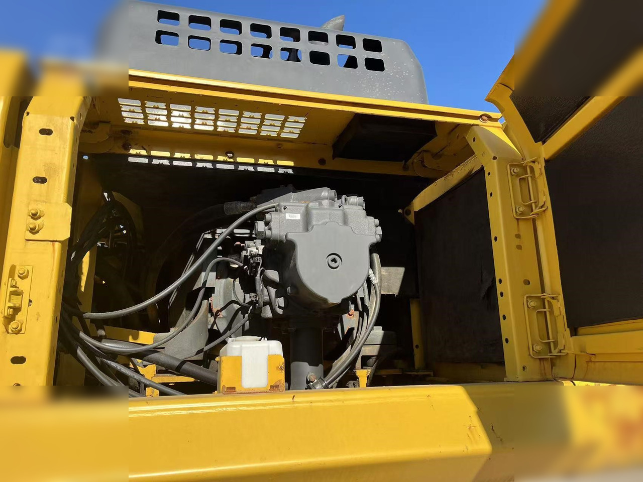 KOMATSU PC400-8R - 履带式挖掘机:图4 KOMATSU PC400-8R - 履带式挖掘机:图4