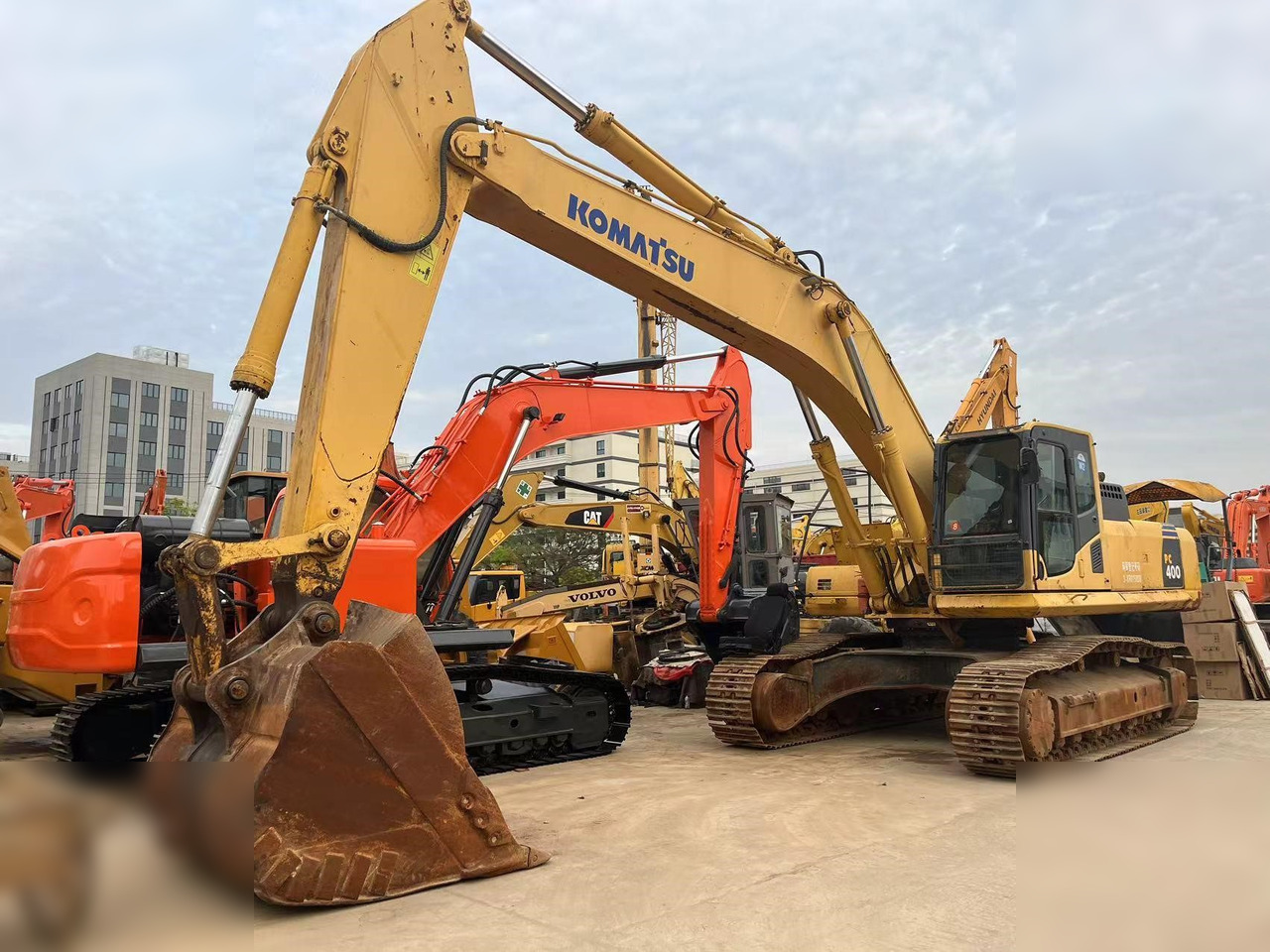 KOMATSU PC400-8 - 履带式挖掘机:图2 KOMATSU PC400-8 - 履带式挖掘机:图2