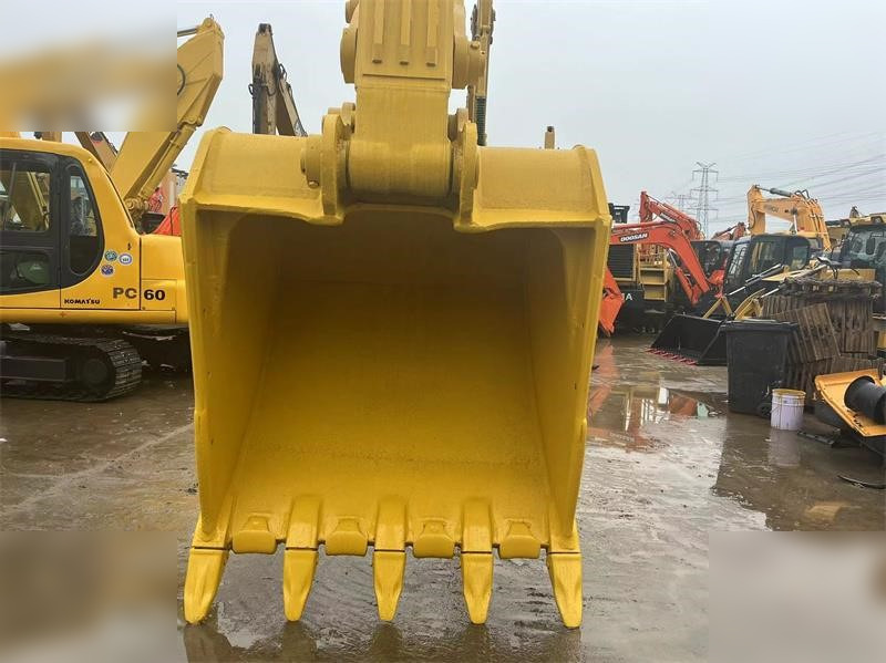 KOMATSU PC450-8 - 履带式挖掘机:图4 KOMATSU PC450-8 - 履带式挖掘机:图4