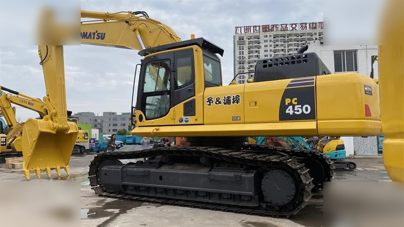 KOMATSU PC450-8 - 履带式挖掘机:图1 KOMATSU PC450-8 - 履带式挖掘机:图1