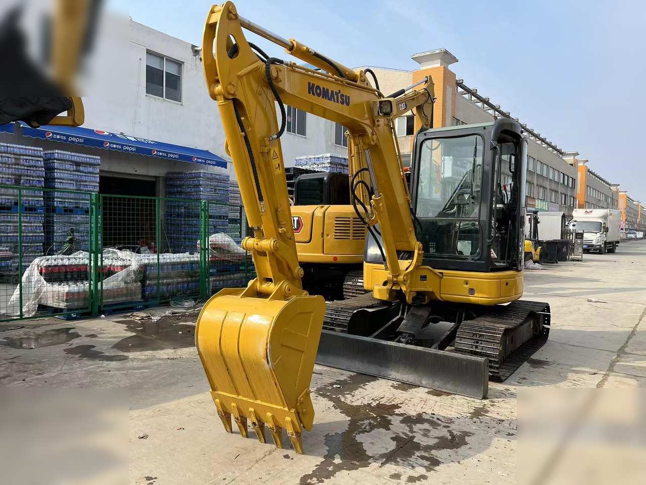 KOMATSU PC55MR-2 - 小型挖掘机:图2 KOMATSU PC55MR-2 - 小型挖掘机:图2