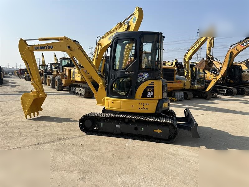 KOMATSU PC55MR-3 - 小型挖掘机:图1 KOMATSU PC55MR-3 - 小型挖掘机:图1