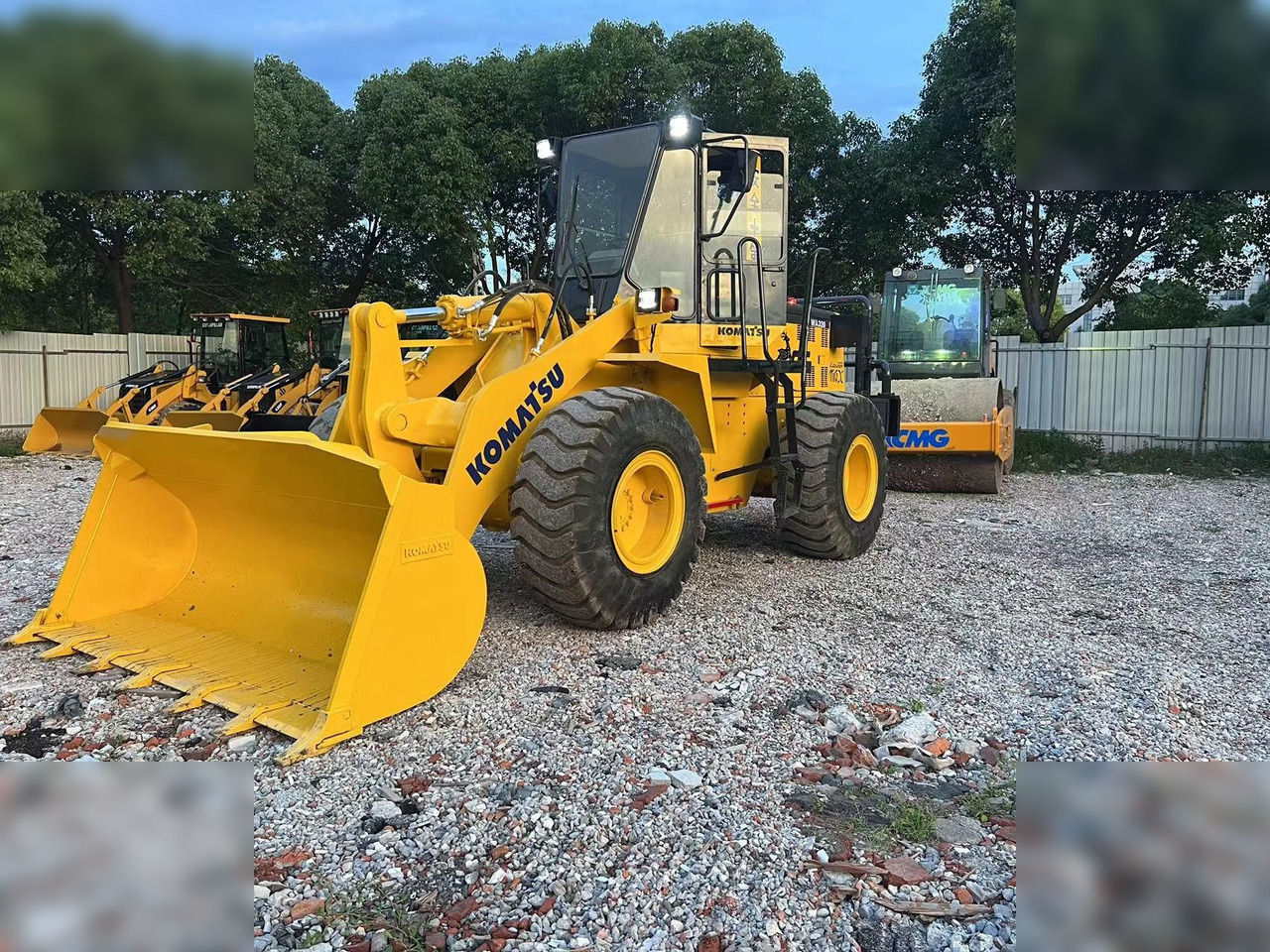 KOMATSU WA320-3 - 轮式装载机:图1 KOMATSU WA320-3 - 轮式装载机:图1
