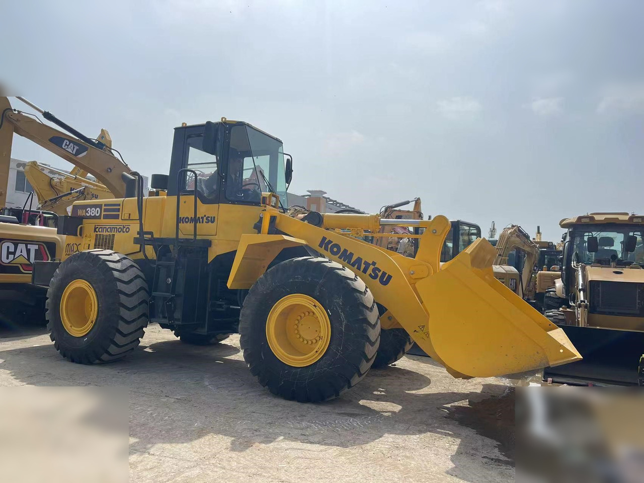 KOMATSU WA380-3 - 轮式装载机:图4 KOMATSU WA380-3 - 轮式装载机:图4