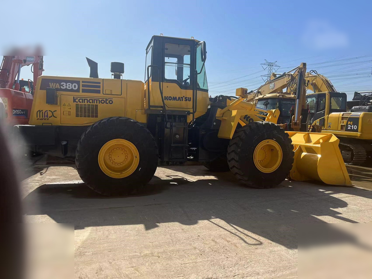KOMATSU WA380-3 - 轮式装载机:图1 KOMATSU WA380-3 - 轮式装载机:图1