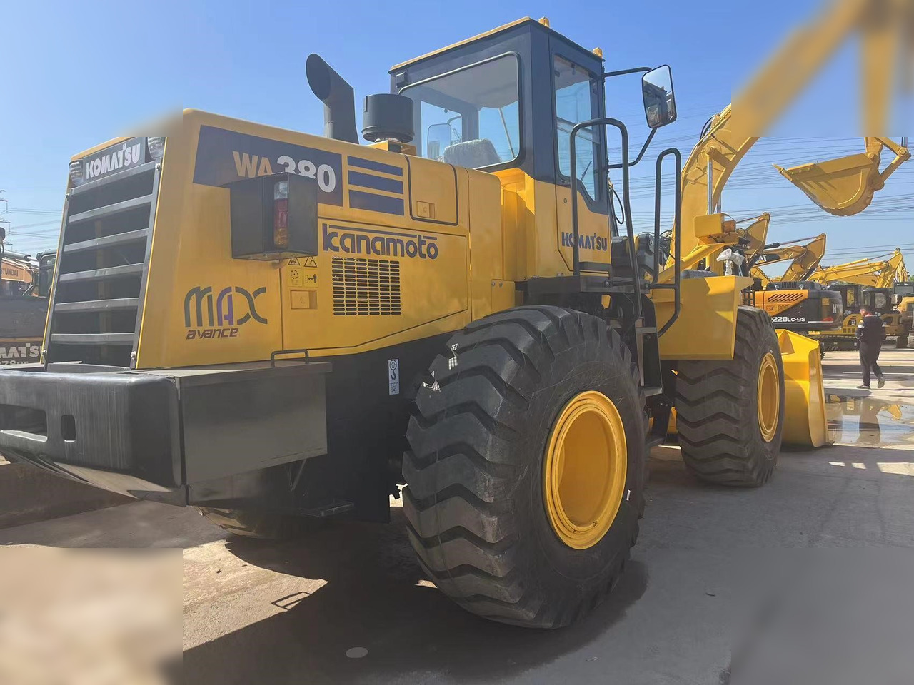 KOMATSU WA380-3 - 轮式装载机:图2 KOMATSU WA380-3 - 轮式装载机:图2
