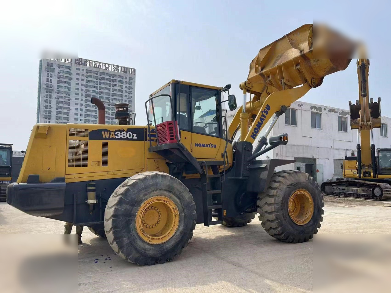 KOMATSU WA380Z-6 - 轮式装载机:图1 KOMATSU WA380Z-6 - 轮式装载机:图1